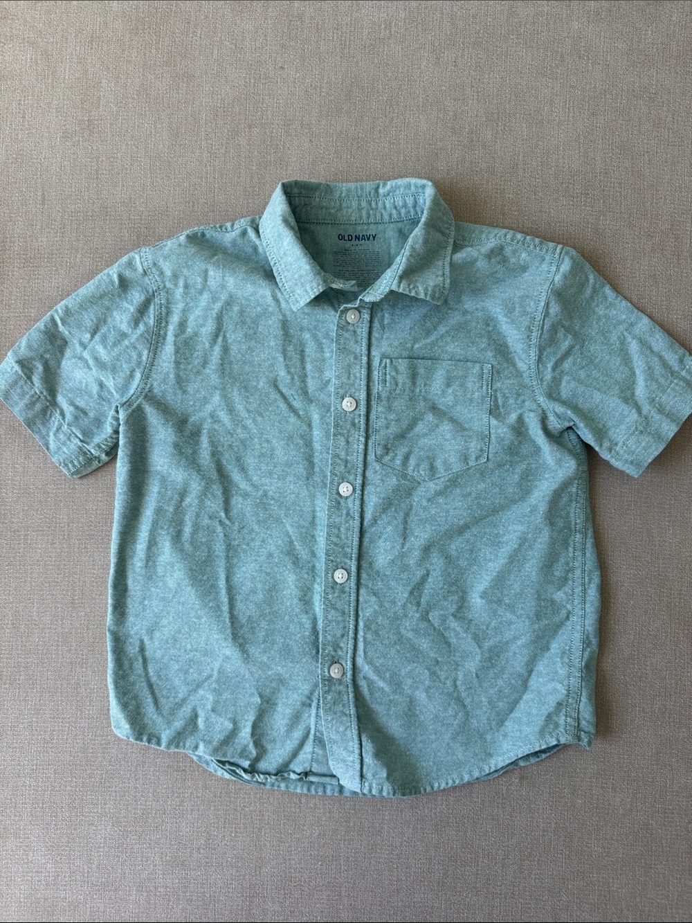 Old Navy Boys' Short Sleeve Button-Down Shirt in Green